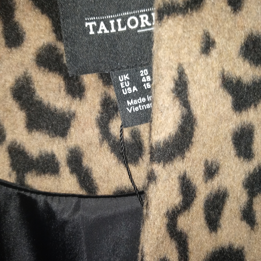 Cougar print faux fur coat - Picture 5 of 6